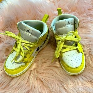 Jordan youth air 1. Toddler size 9 ok condition